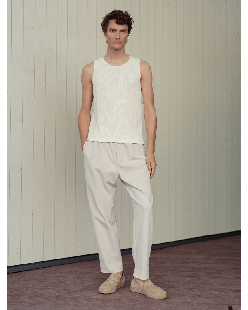 Sleeveless T-shirt with milk protein