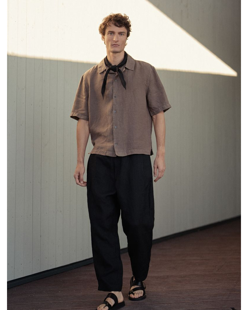 Linen short-sleeved shirt