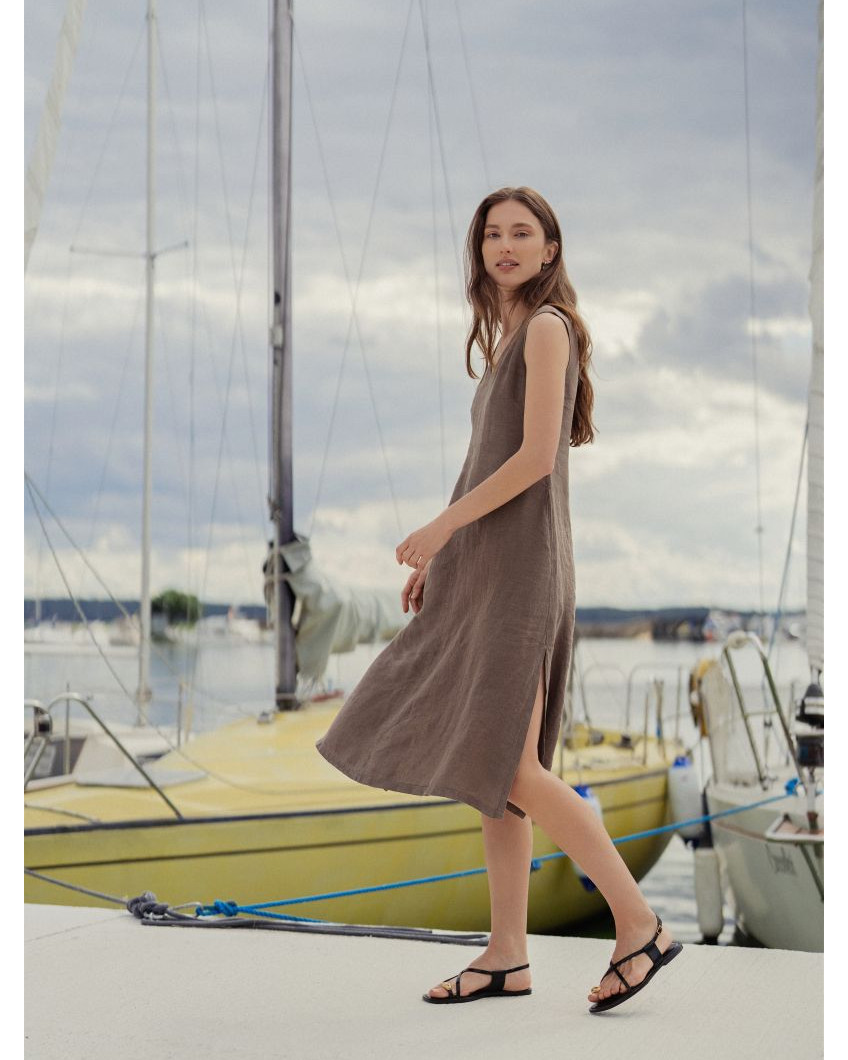 Ärmelloses langes Kleid aus Leinen