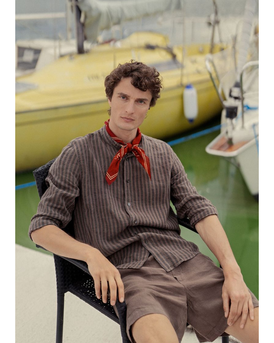 Leinenhemd mit Stehkragen