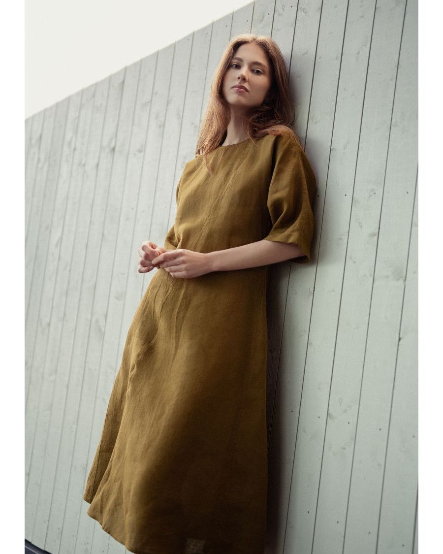 Langes Kleid aus Leinen