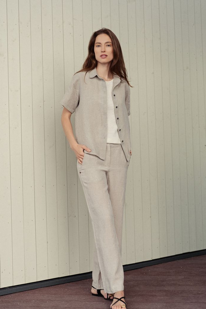 Linen short-sleeved shirt