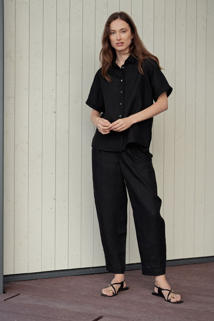 Linen short-sleeved shirt