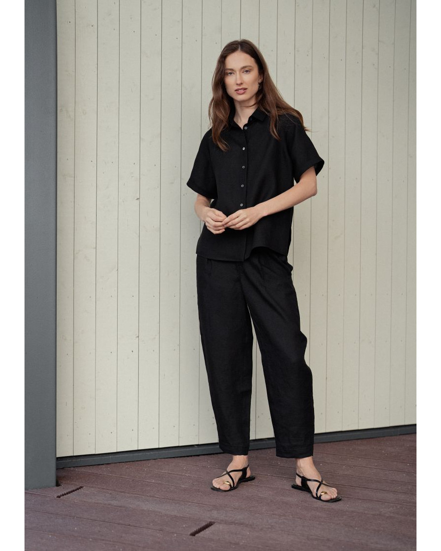 Linen short-sleeved shirt