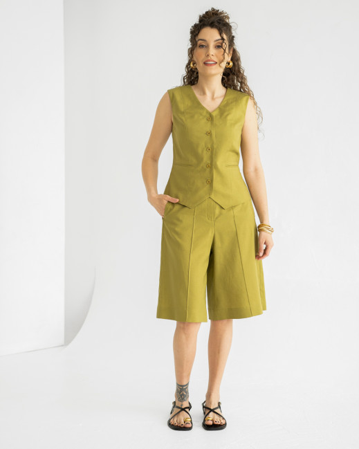 Knee-length shorts