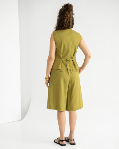 Knee-length shorts