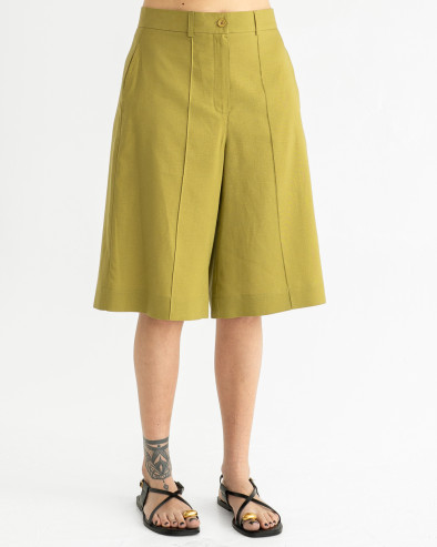Knee-length shorts